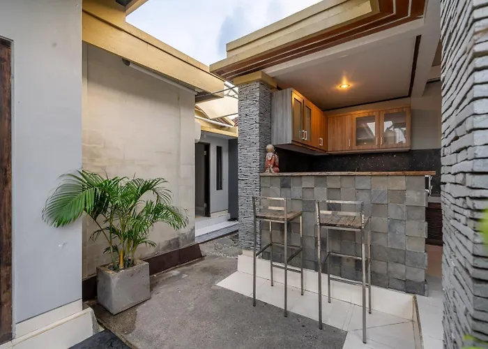 Qlo , Villa *
