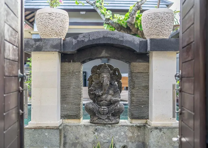 Qlo , Villa