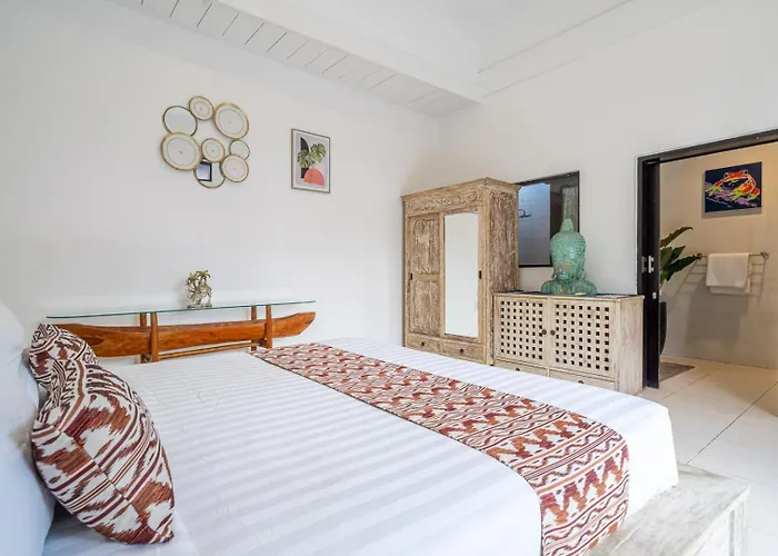 Qlo , Villa *