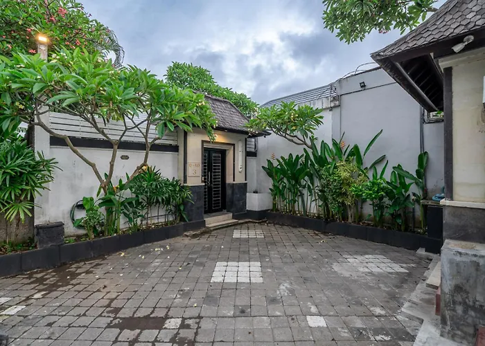 Villa Qlo ,