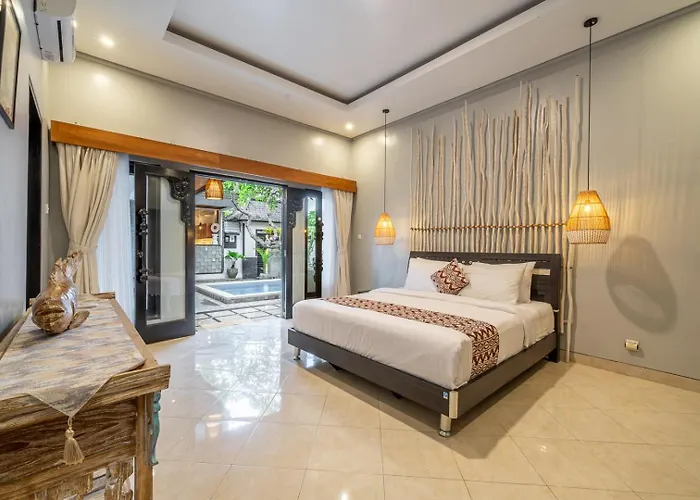Villa Qlo , *